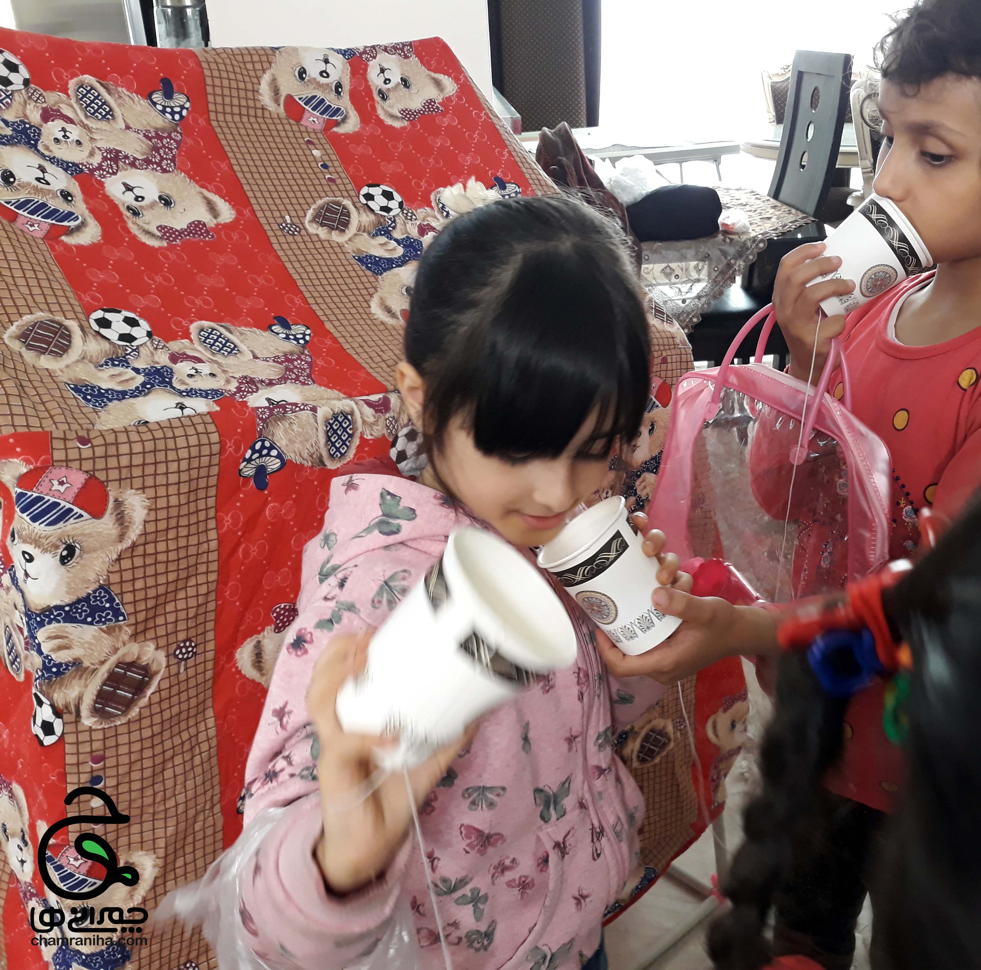 خانواده بزرگ شهید چمران اردوی خانگی و ساخت تلفن دست ساز