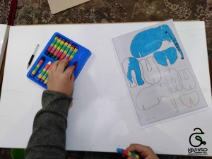 خانواده بزرگ شهید چمران فیل کاغذی و پروژه هنر برای کلاس دومی ها