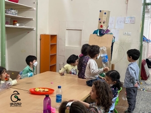 خانواده بزرگ شهید چمران حسینیه کودک 4 ساله ها 3