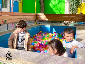 خانواده بزرگ شهید چمران حسینیه کودک 4 ساله ها 4