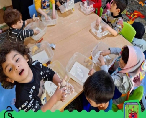 خمیر بازی کردن بچه ها در چمران