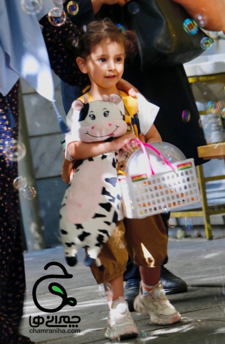 خانواده بزرگ شهید چمران کارگاه کاشفان آب و حباب