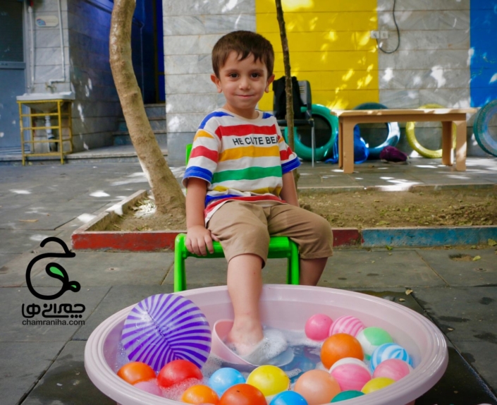 خانواده بزرگ شهید چمران کارگاه کاشفان آب و حباب