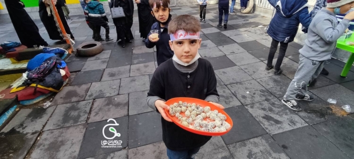 خانواده بزرگ شهید چمران رنگینک جنوبی؛ تجربهای خوشمزه برای یادگیری مهارتهای زندگی Image of 4 15 705x317 خانواده بزرگ شهید چمران رنگینک جنوبی؛ تجربهای خوشمزه برای یادگیری مهارتهای زندگی