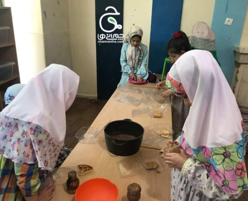 خانواده بزرگ شهید چمران دسر بیسکوییتی؛ تجربه‌ای خوشمزه برای یادگیری مهارت‌های زندگی