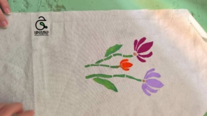 خانواده بزرگ شهید چمران چاپ روی پارچه با رنگ