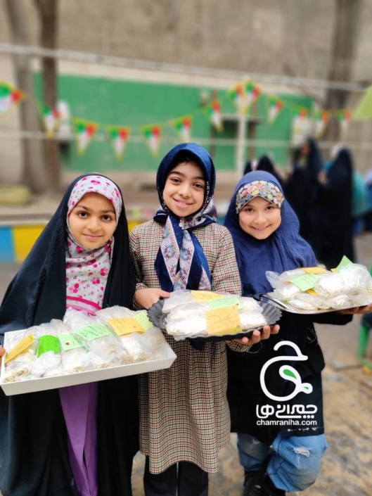 خانواده بزرگ شهید چمران لقمه نذری؛ تجربه‌ای خوشمزه برای یادگیری مهارت‌های زندگی